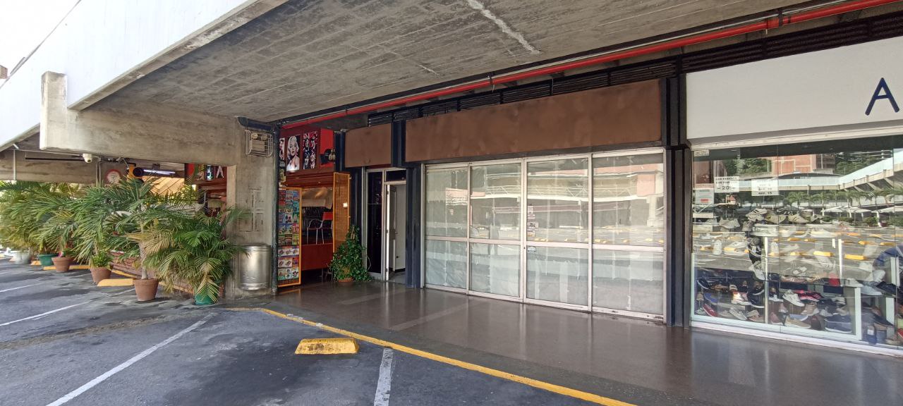 Alquiler o Venta Local Comercial 95 m² Unicentro El Marques